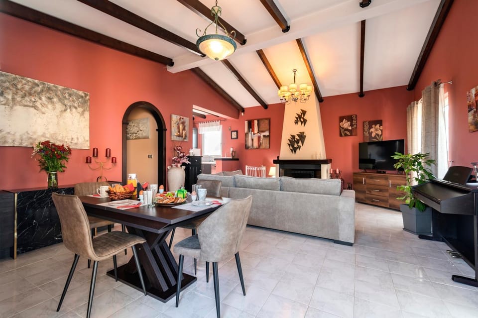 Living room, Seating area, Dining area