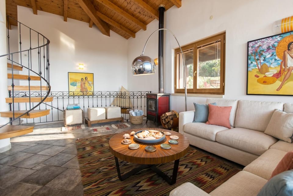 Living room, Seating area