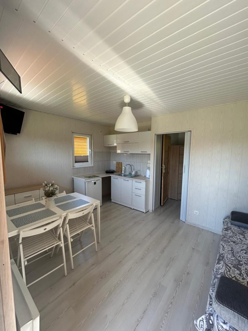 Property building, Photo of the whole room