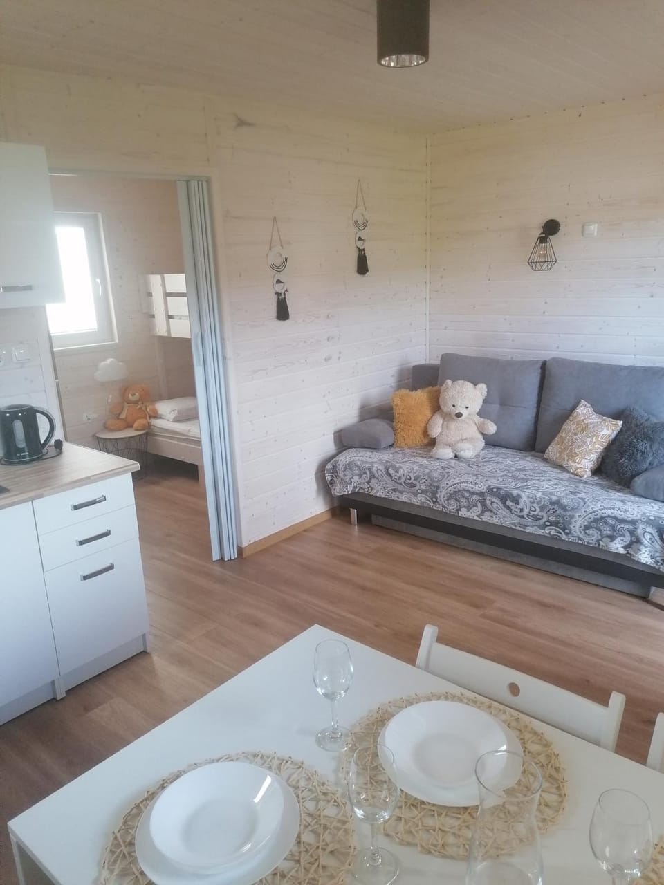 Kitchen or kitchenette, Living room, Seating area, stove