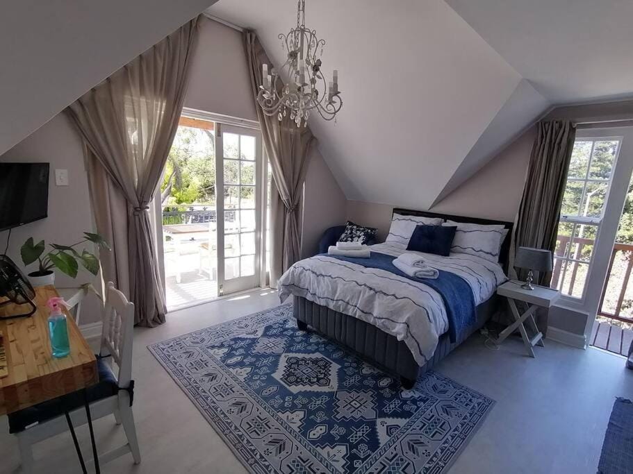 Cape Dutch Flair Business unit Apartment in Cape Town