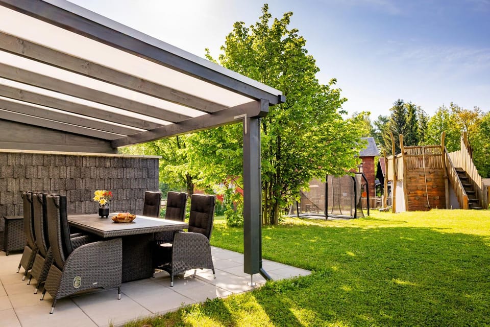 Ferienhaus Bimmelbahn- Familienferienhaus 100 m am Dampflokbahnhof Sauna Trampolin Spielezimmer House in Saxony