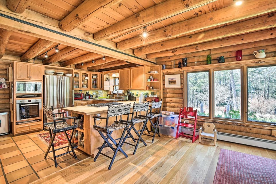Accord Vacation Rental w/ Pool & Hot Tub! House in Hudson Valley