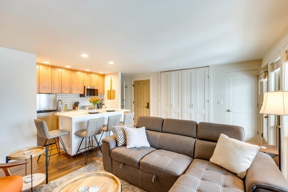 Walkable Luxury Condo at Bend’s 7th Mtn Resort House in Oregon