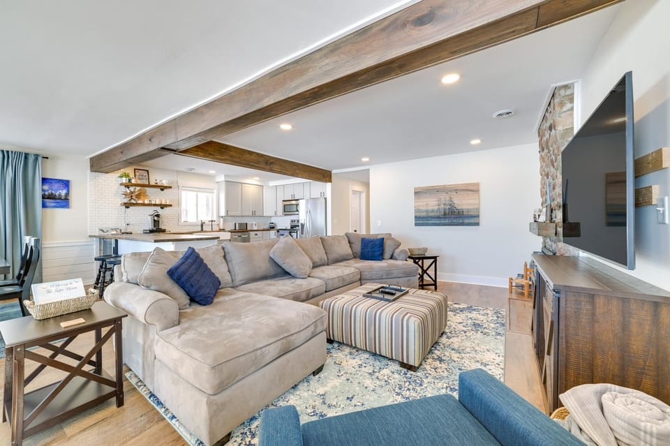 Cozy Waterfront Hale Cottage on Long Lake! House in Michigan