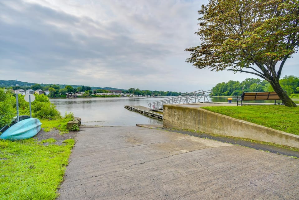 Canal-Front Gem! 25 Mi to Saratoga Springs & Track Apartment in Troy