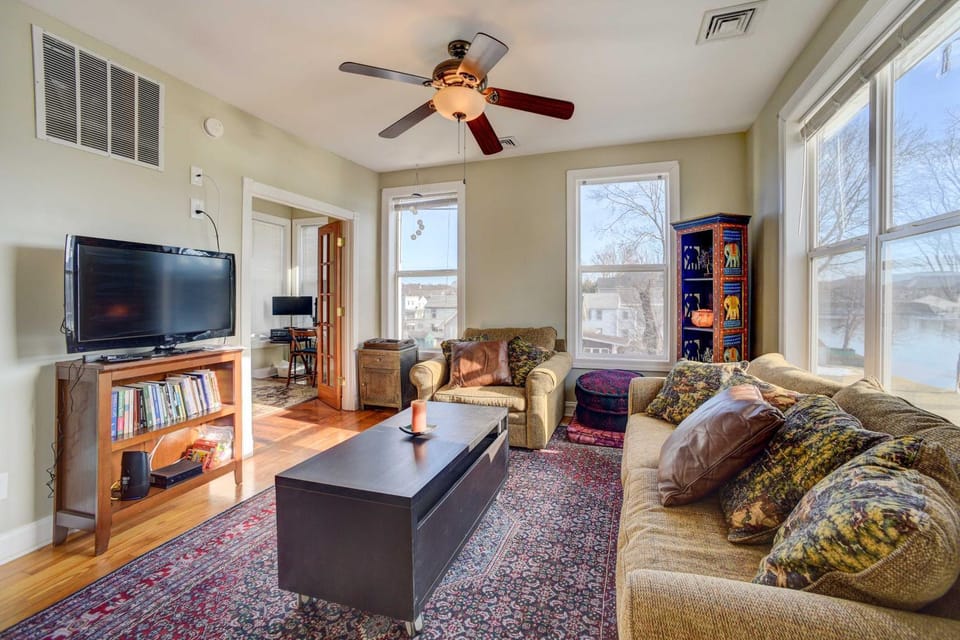 Canal-Front Gem! 25 Mi to Saratoga Springs & Track Apartment in Troy
