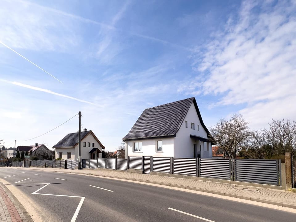 Property building, Day, Street view