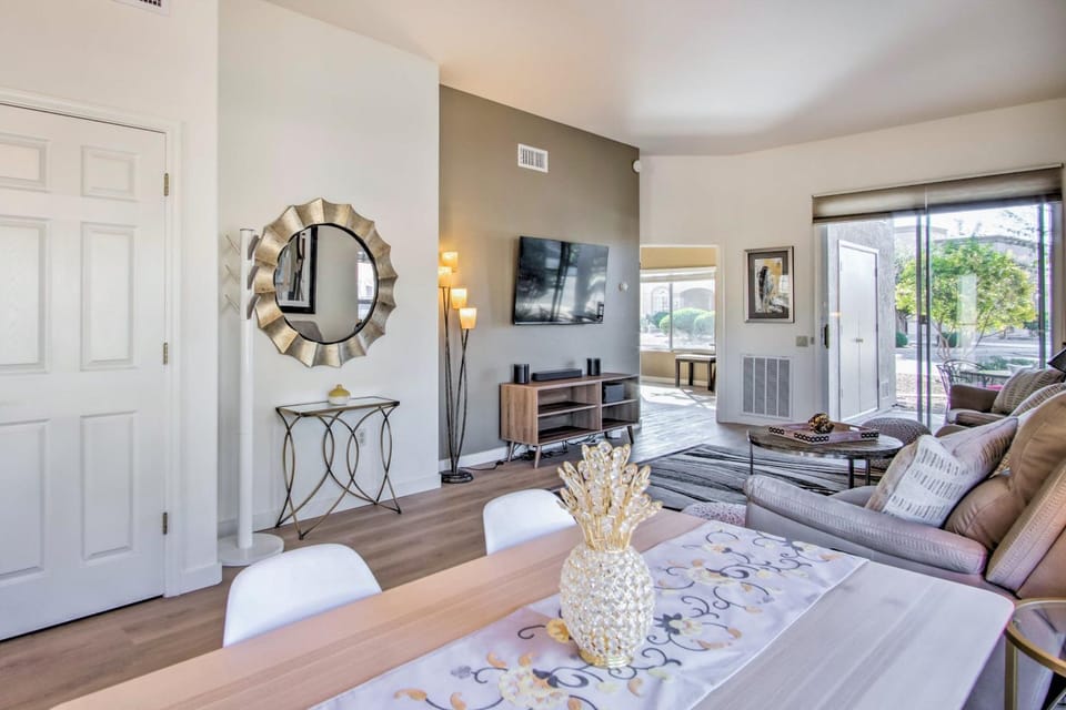 55+ Community w/ Pool & Spa: Green Valley Retreat! House in Green Valley