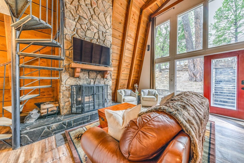 Cozy Ruidoso Cabin Rental w/ Private Hot Tub! Cabin in Ruidoso