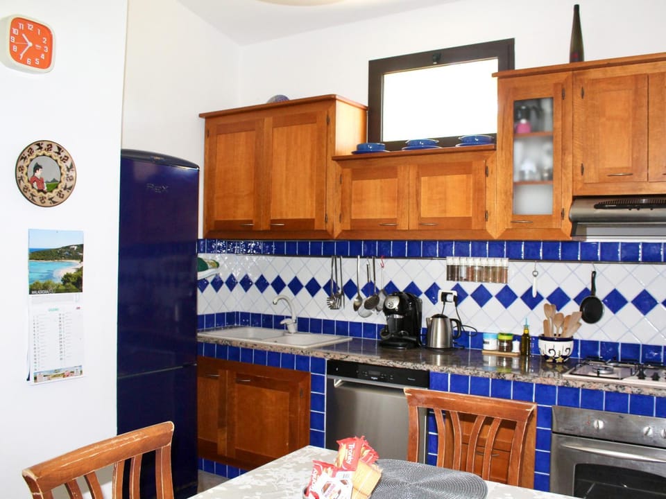 Kitchen or kitchenette, Dining area, dishwasher, stove, kitchen, kitchen