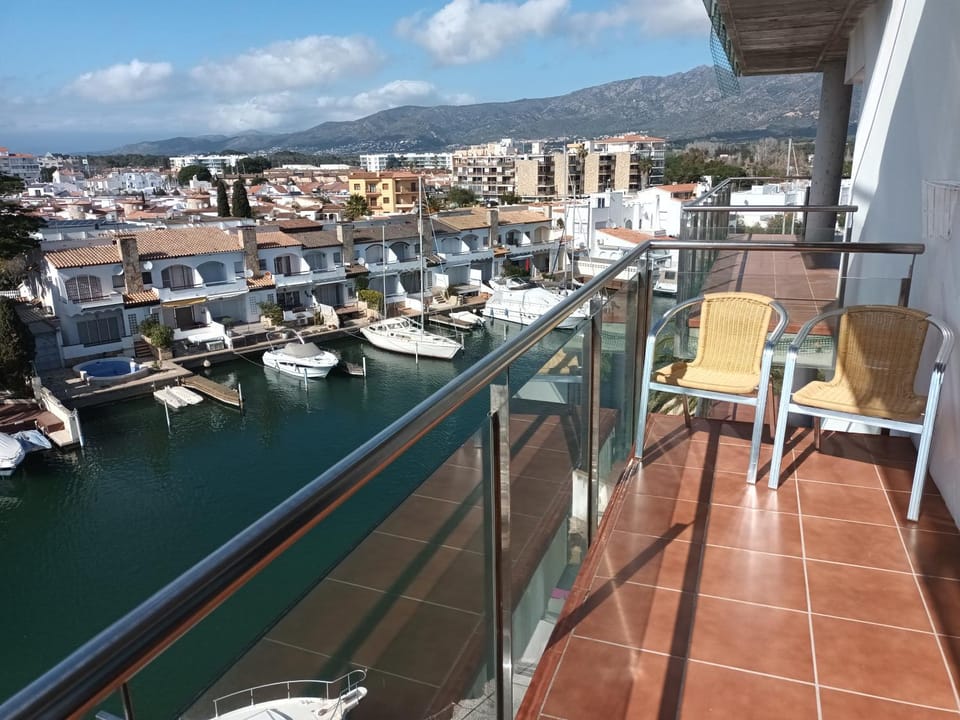 Global Immo 3360 LES MARINES GARBI 4-2 Apartment in Roses