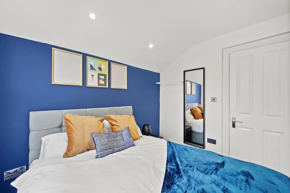 Platinum Grove Modern Flat Apartment in Gravesend