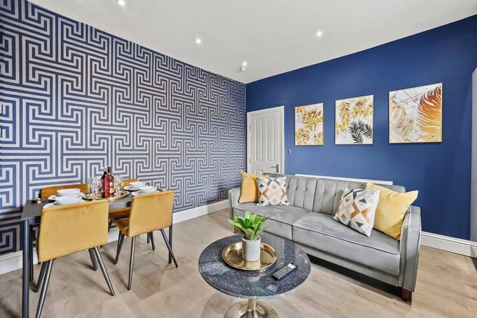 Platinum Grove Modern Flat Apartment in Gravesend