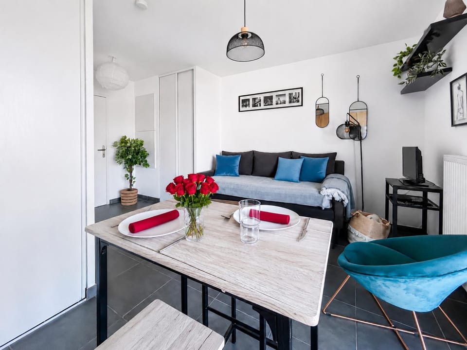 Studio, balcon, parking, commerces & transports Apartment in Carquefou