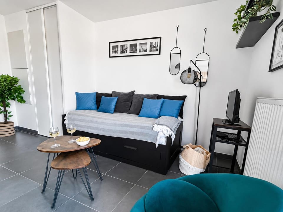 Studio, balcon, parking, commerces & transports Apartment in Carquefou