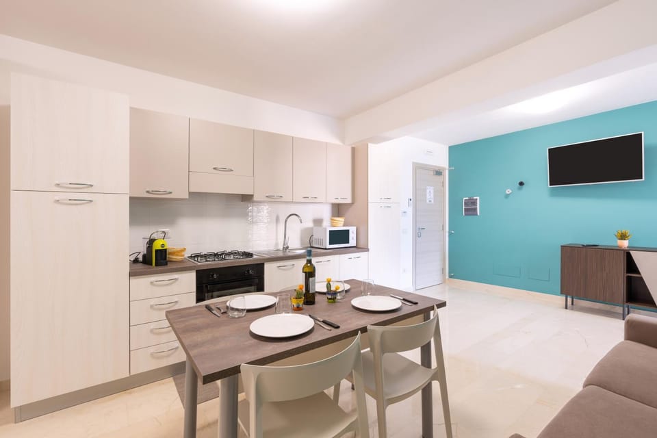Property building, Kitchen or kitchenette, Living room