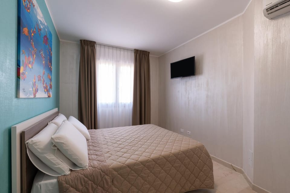 Living room, Bedroom