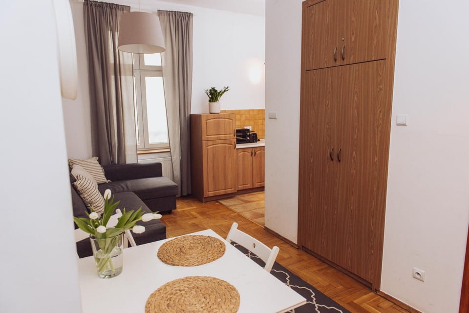Kitchen or kitchenette, Living room, Photo of the whole room, Seating area, Dining area