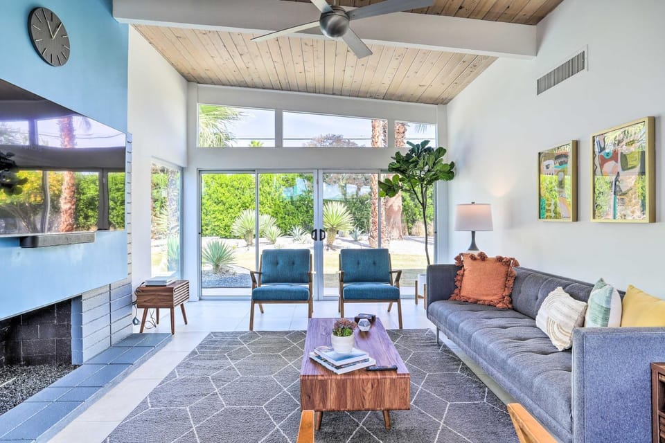 Pool & Mountain Views: Palm Springs Home! House in Palm Springs