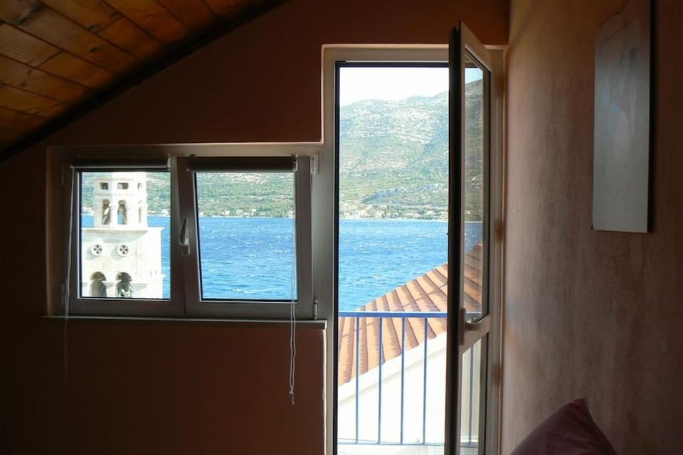 Smiley apartment with a million dollar view Apartment in Korčula