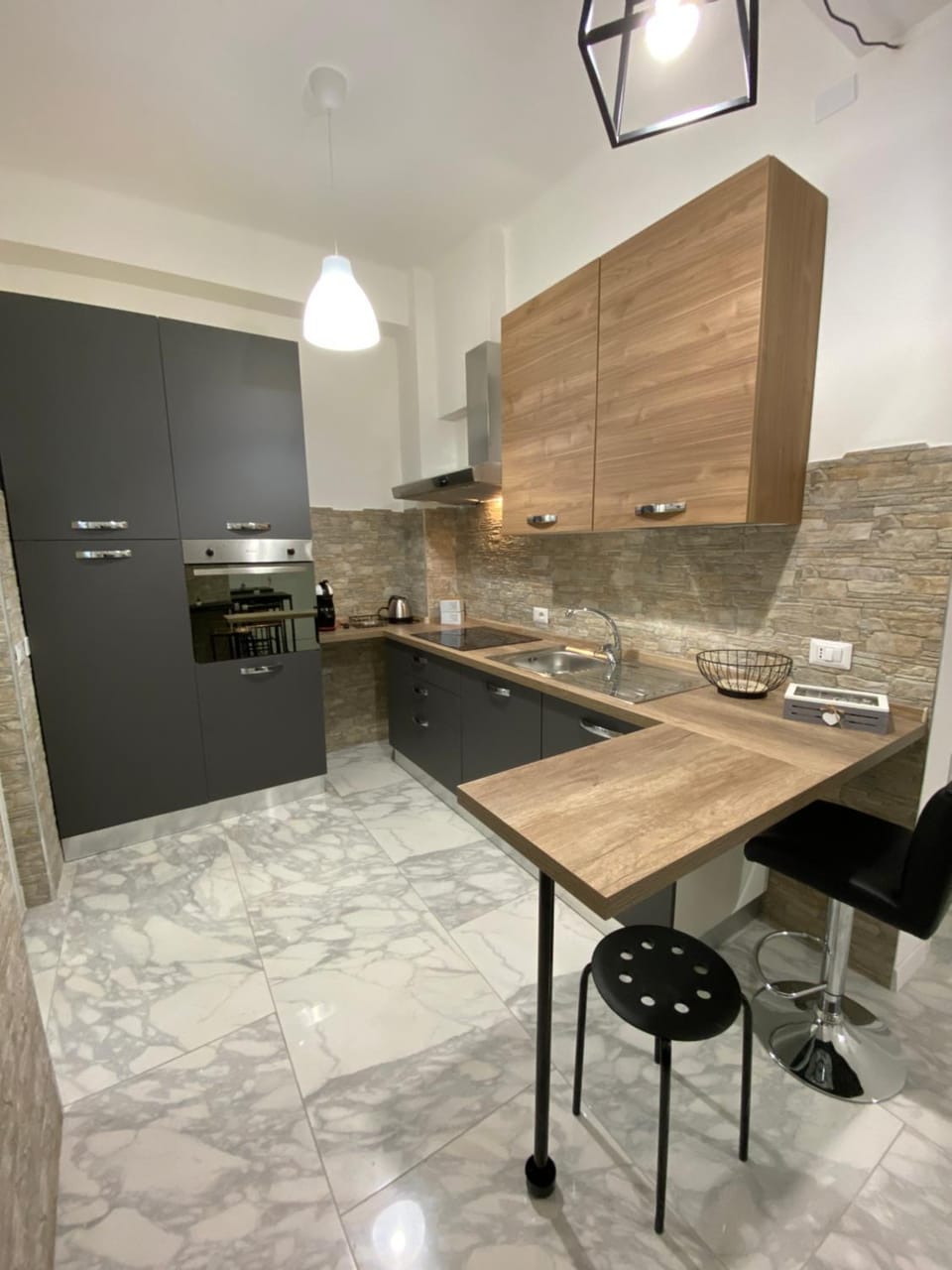 Food close-up, Coffee/tea facilities, Kitchen or kitchenette, Dining area, oven, stove