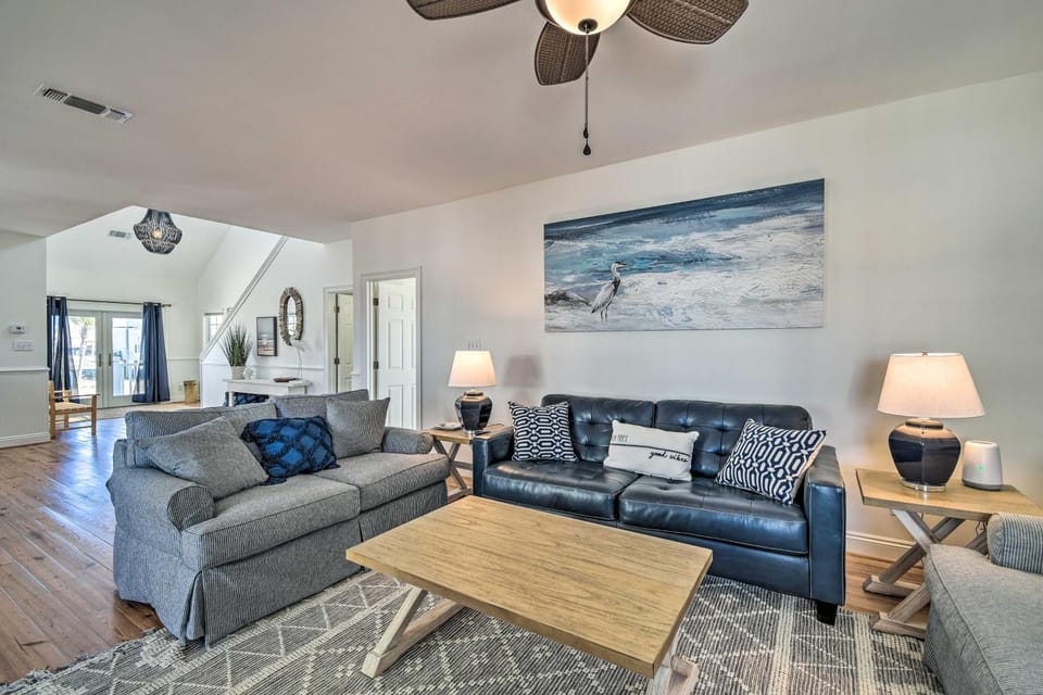 Pool Access & Steps to Beach: Coastal Getaway! House in Alabama
