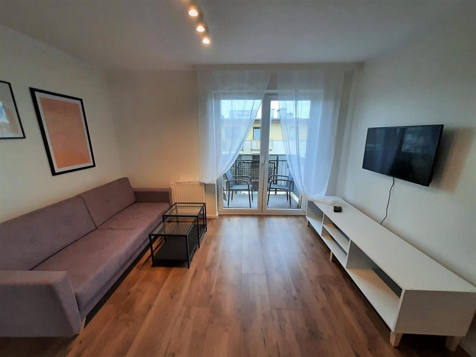 Communal lounge/ TV room, TV and multimedia, Photo of the whole room, Seating area, wardrobe