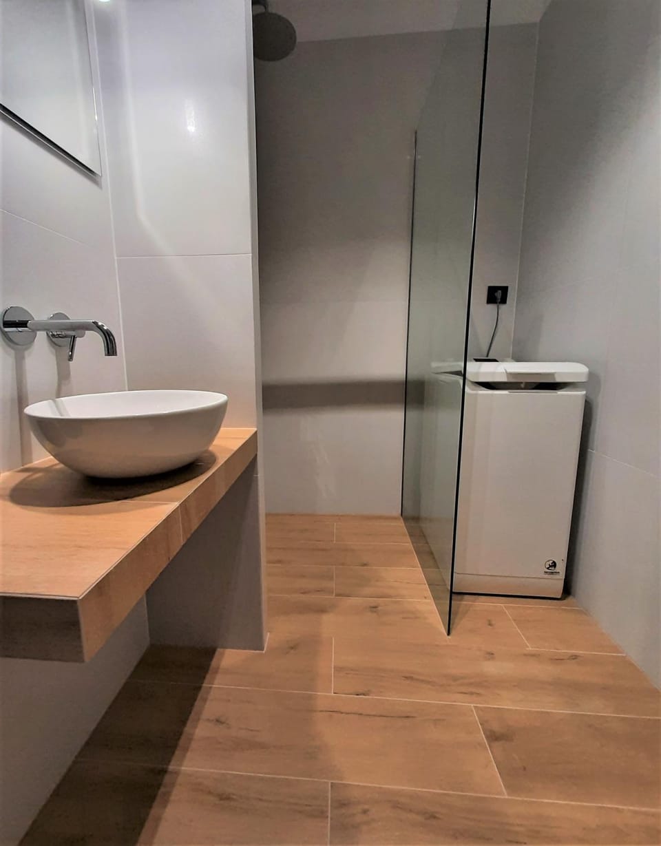 Shower, Bathroom, washing machine