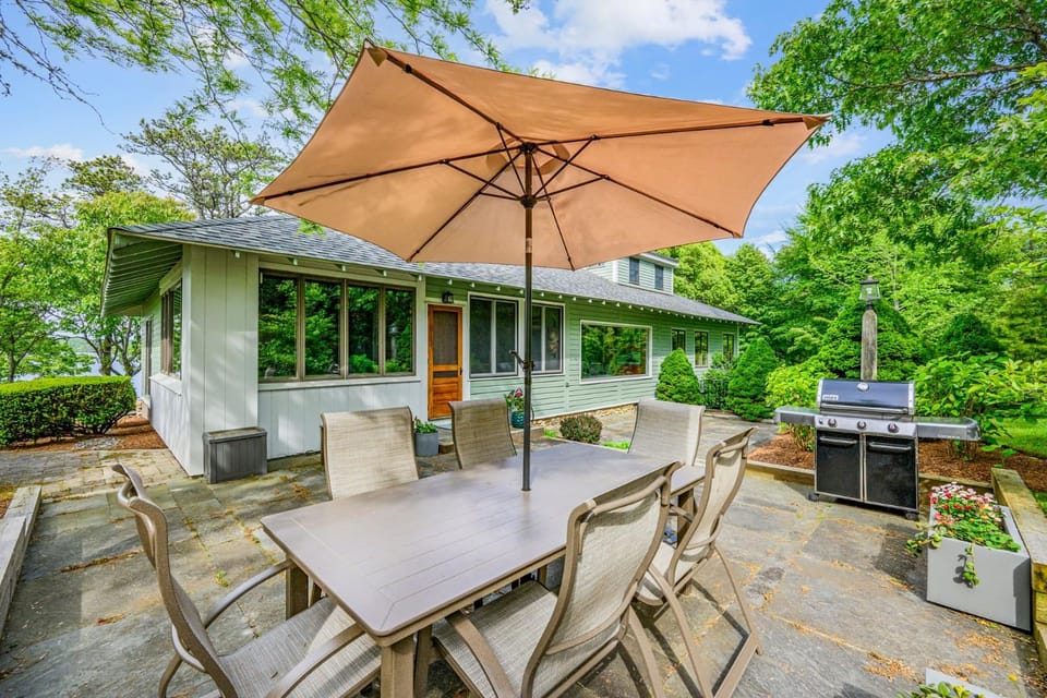 Long Pond Escape—Decks, Kayaks Fishing House in Brewster
