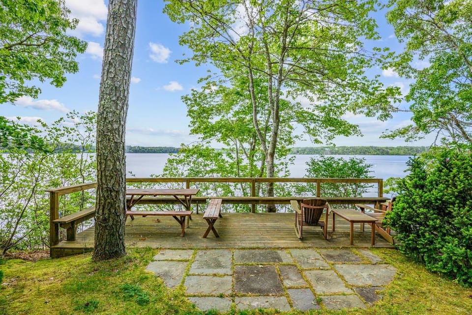Long Pond Escape—Decks, Kayaks Fishing House in Brewster