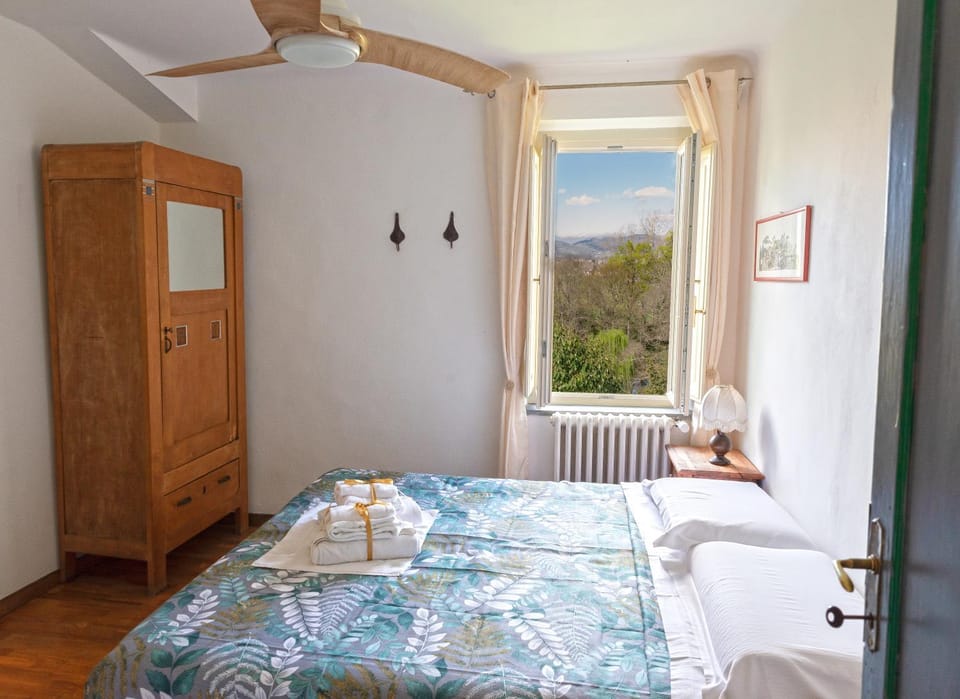 Bed, Bathroom, Bedroom
