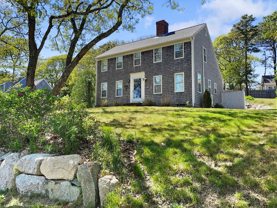 The Cape Escape: Walk to Harding's Beach House in Harwich
