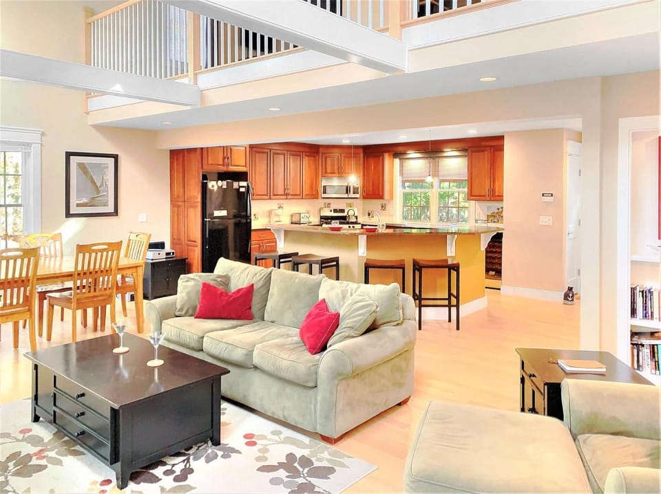 Beach Days Await at Harwich Getaway House in Orleans