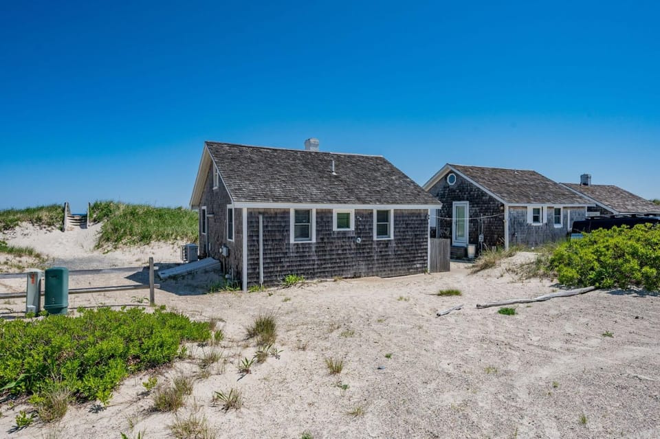 Cape Shore Oceanfront—Beach Creek Views House in East Sandwich