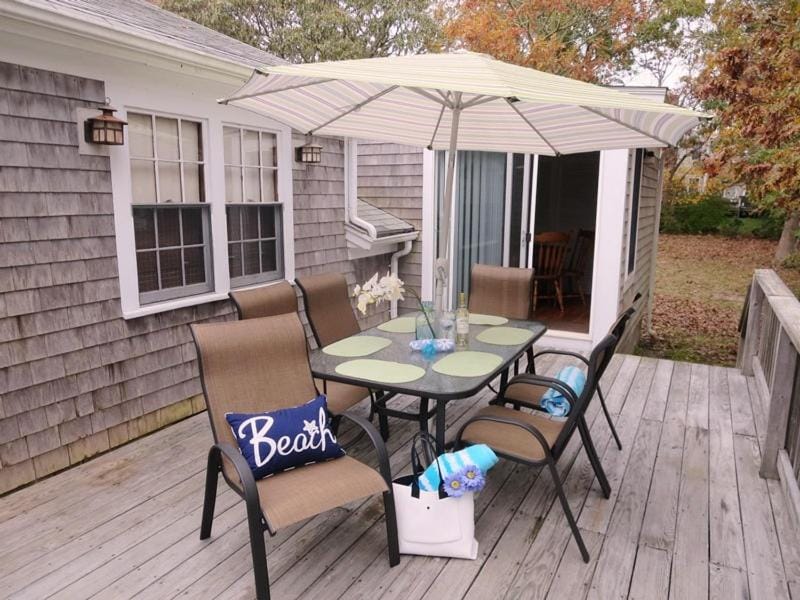 Walk to Beach Close to Town WiFi AC Units Ginger Plum Cottage House in Harwich
