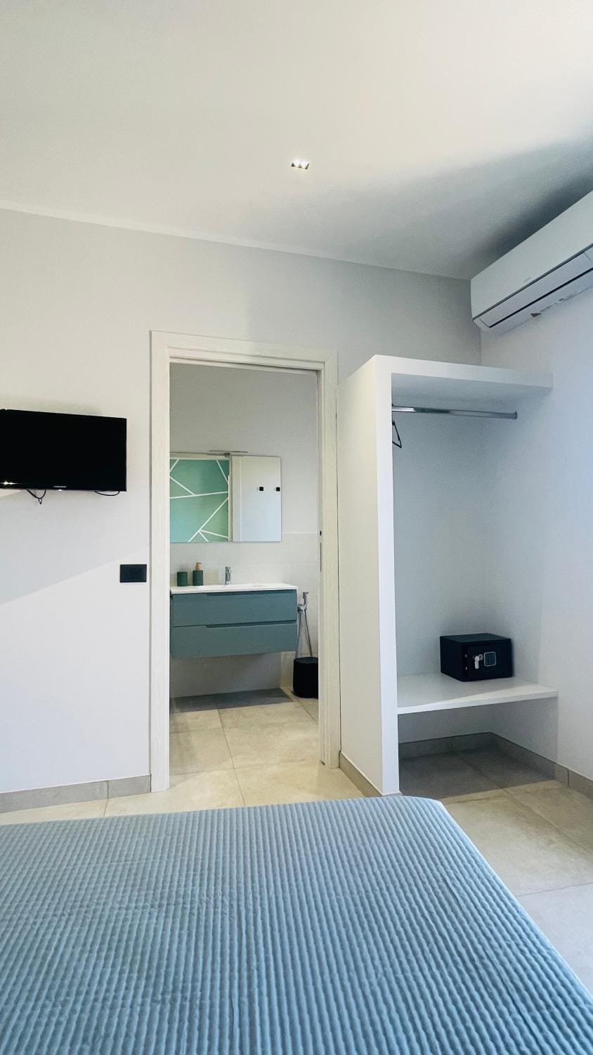 Bathroom, Bedroom