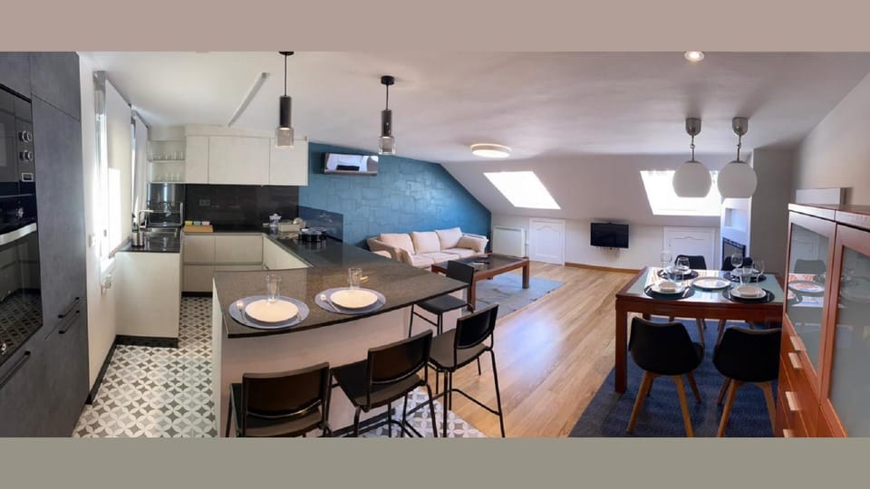 TV and multimedia, Kitchen or kitchenette, Living room, Dining area