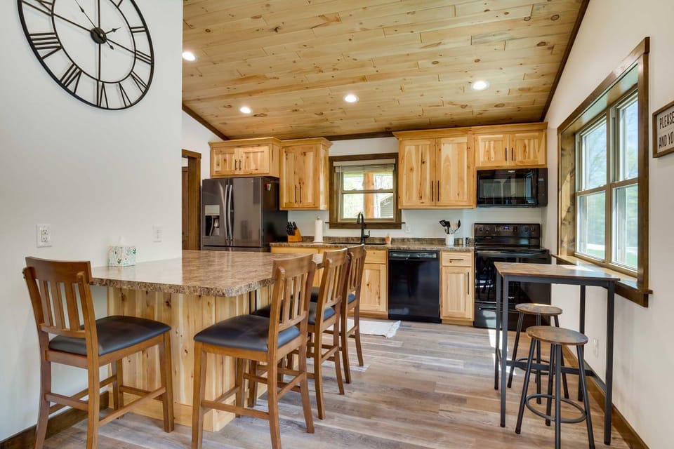 1/2 Mi to Lake Arbutus: Cabin w/ ATV Trail Access Cabin in Wisconsin