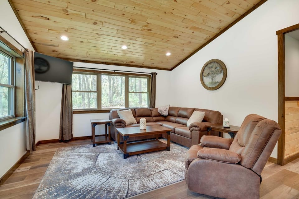 1/2 Mi to Lake Arbutus: Cabin w/ ATV Trail Access Cabin in Wisconsin