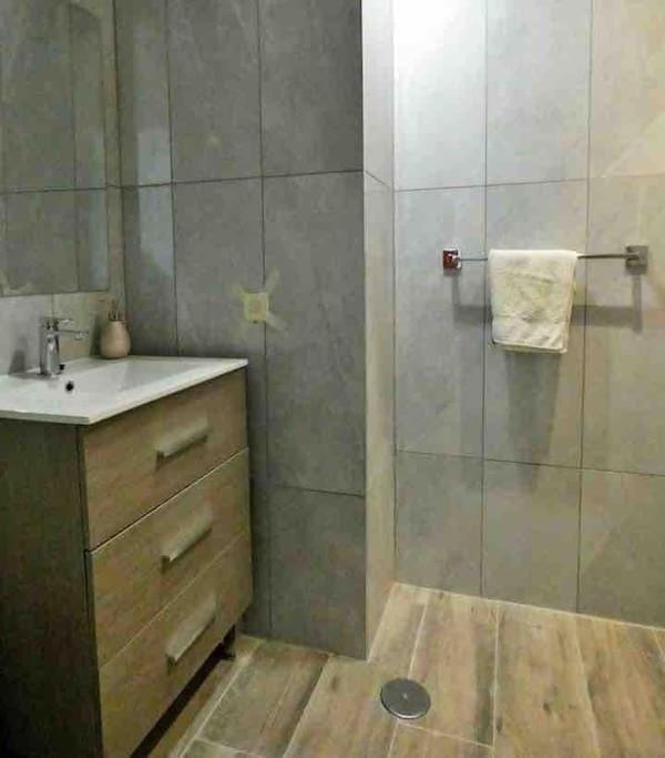 Lovely 2 bedroom apartment 2nd line to beach Apartment in Marina Baixa