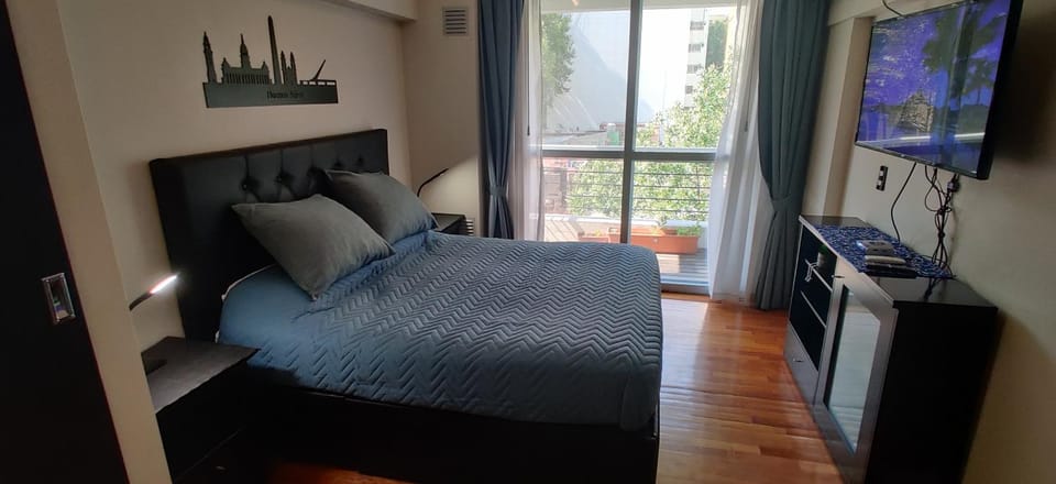 Bed, TV and multimedia, Bedroom