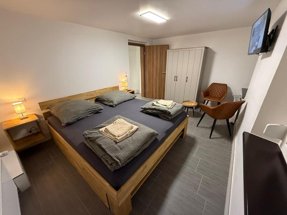 Bed, Bedroom, wardrobe