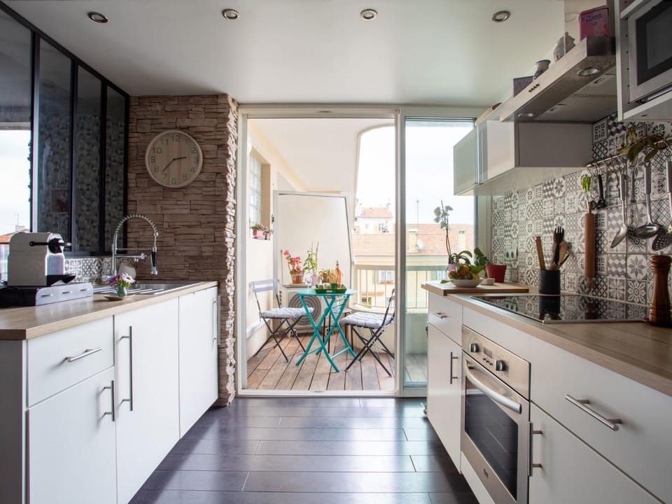 Kitchen or kitchenette
