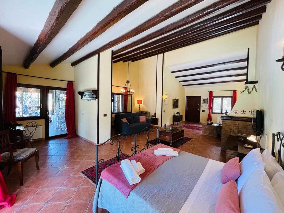 Bed, Living room, Bedroom