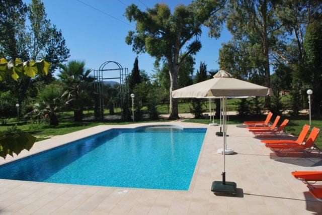 Garden, Swimming pool