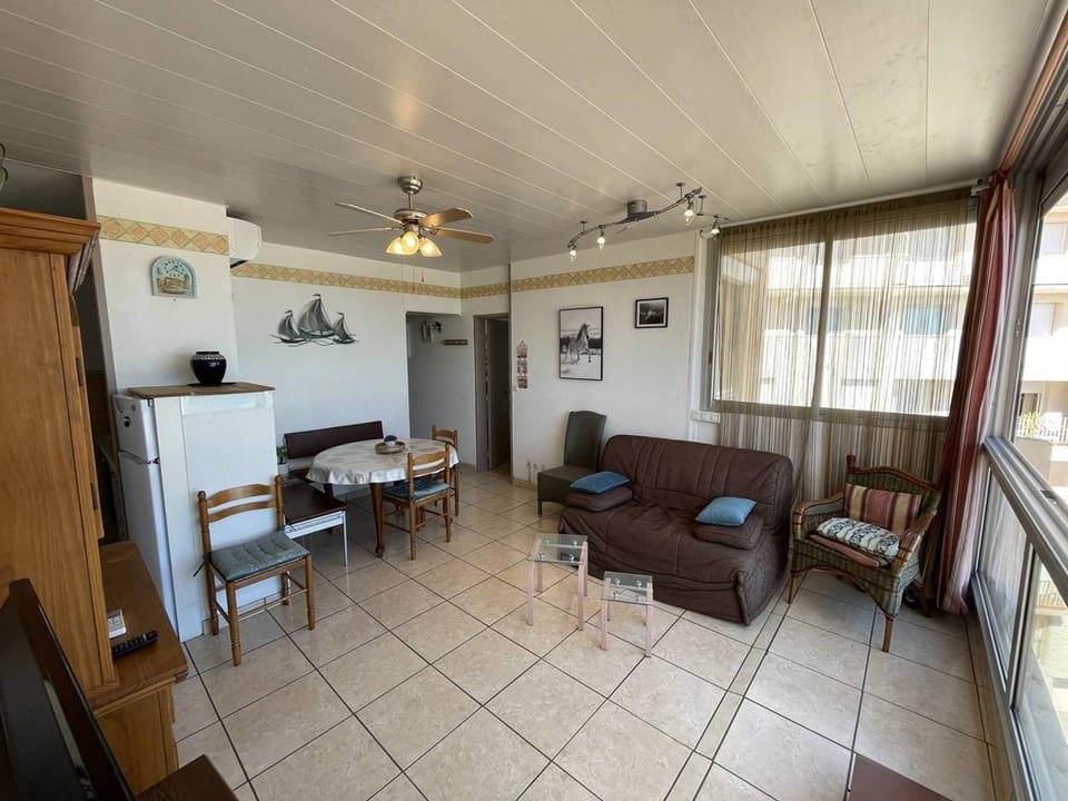 Saint-Cyprien : T2 cabine, climatisé, 6 pers, animaux admis, parking sécurisé - FR-1-106-78 Cabin in Saint-Cyprien