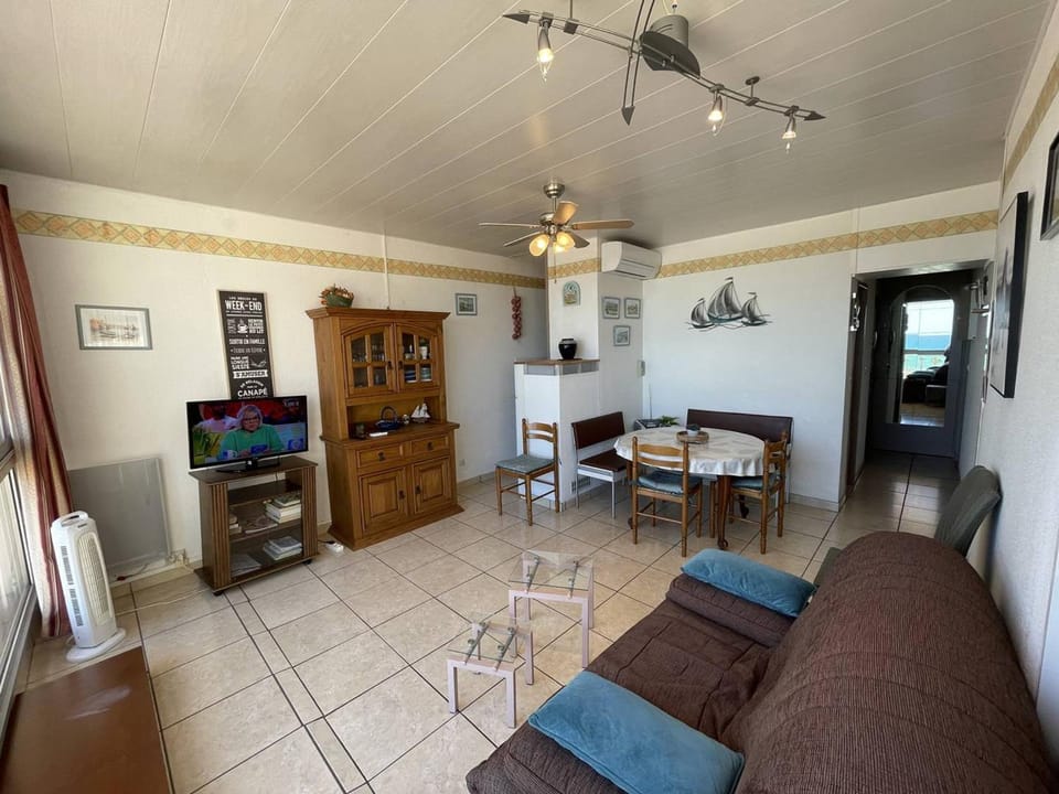 Saint-Cyprien : T2 cabine, climatisé, 6 pers, animaux admis, parking sécurisé - FR-1-106-78 Cabin in Saint-Cyprien