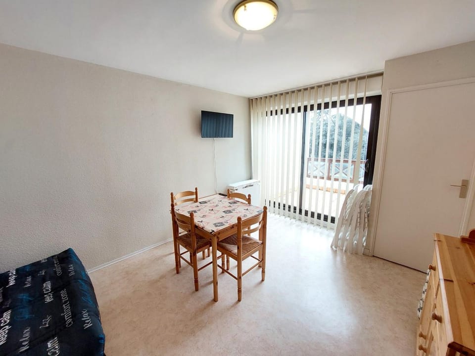Appartement charmant à 2 pas de la plage - FR-1-550-48 Apartment in Meschers-sur-Gironde