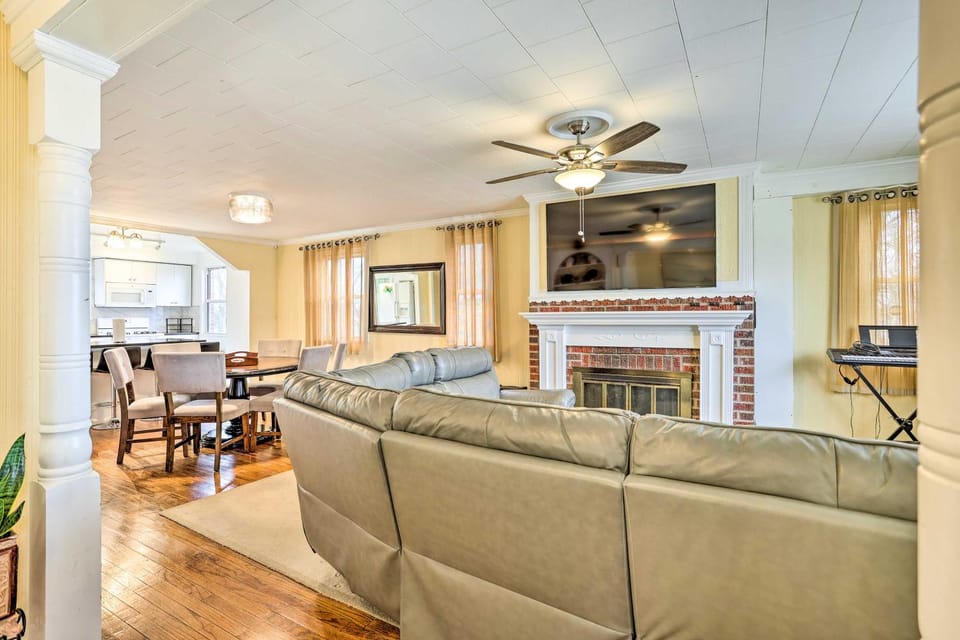 Family Getaway Near Delaware River & Int’l Soccer! House in Delaware